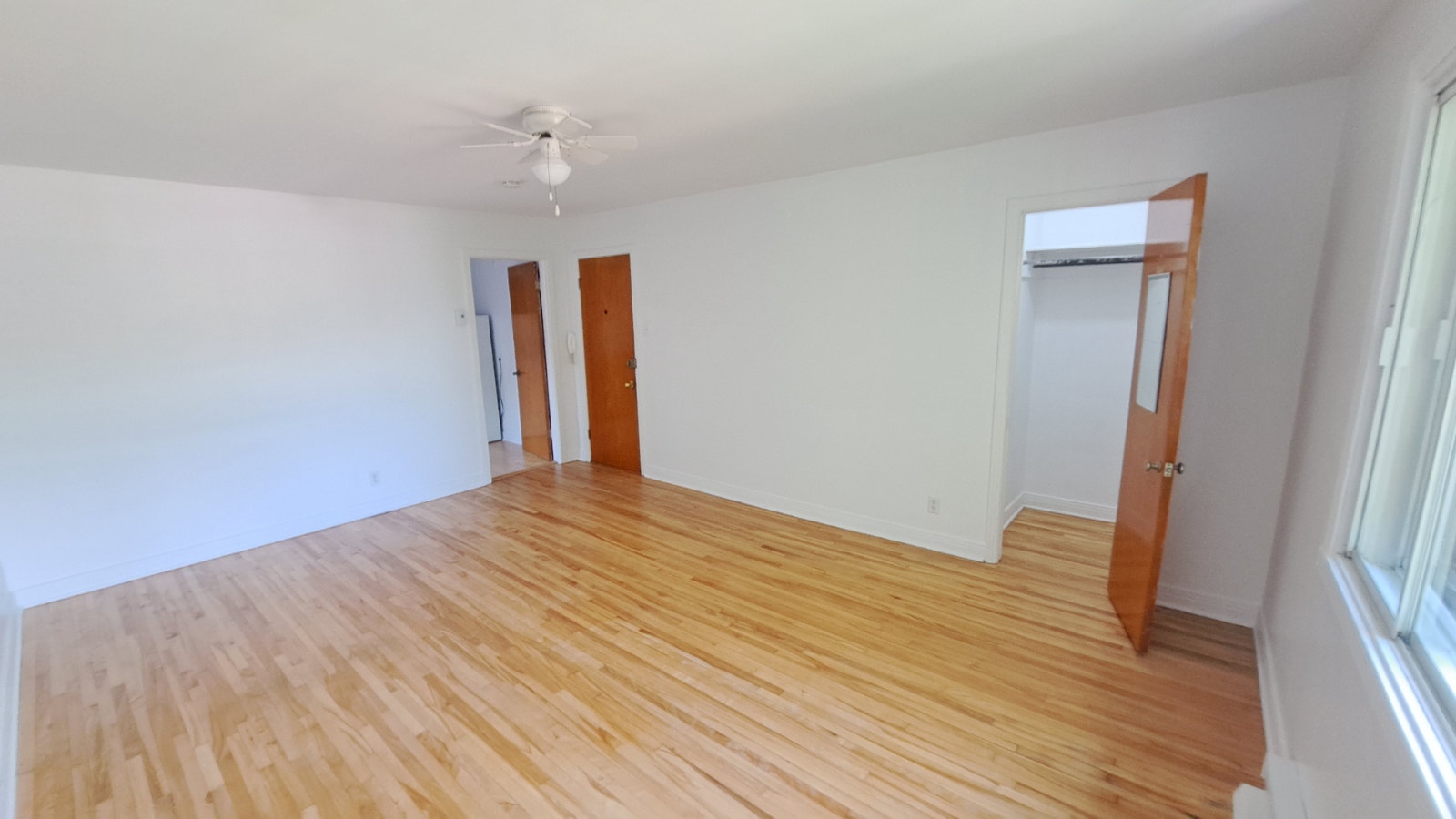 3935 St Joseph Blvd E — photo 1