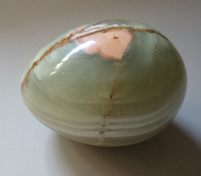 Vintage Green Brown Stripe Alabaster Carved Stone Egg in Arts & Collectibles in Oshawa / Durham Region