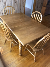 Maple Wood Kitchen Table and Chairs