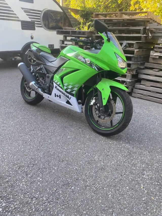 2008 ninja250. Fully serviced. price firm in Sport Bikes in City of Toronto - Image 2
