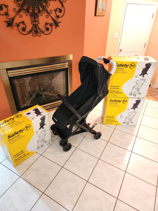 *NEUF LIVRER SANS FRAIS* Poussette / Stroller compacte Safety 1 dans Poussettes, porte-bébés et sièges d'auto  à Laval/Rive Nord