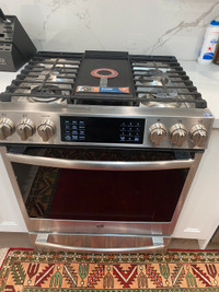 GE profile 30” Gas / Electric WIFI stove