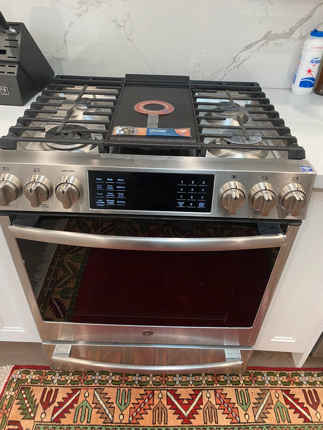 GE profile 30” Gas / Electric WIFI stove in Stoves, Ovens & Ranges in City of Toronto