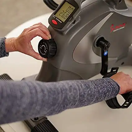 Retail $175 Like New Magnetic Desk Cycle Mini Exercise Bike in Exercise Equipment in North Shore - Image 6