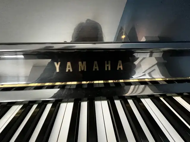 Yamaha M1 Upright Piano - Made in Japan - Polished Ebony