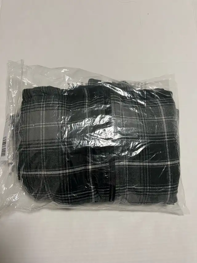 OSHKOSH - 4 - NWT - BOYS REVERSIBLE PLAID FLANNEL JACKET / COAT in Kids & Youth in Kingston - Image 4