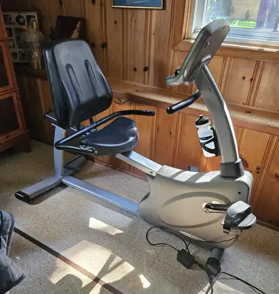 Vision R1500 Semi-Recumbent Exercise Bike Condition : Great shape. Barely used. Vision R1500 Semi-Re...
