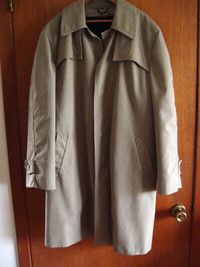 Man's Vintage Spring/Fall & Winter Coat. Size 42 Fort Erie