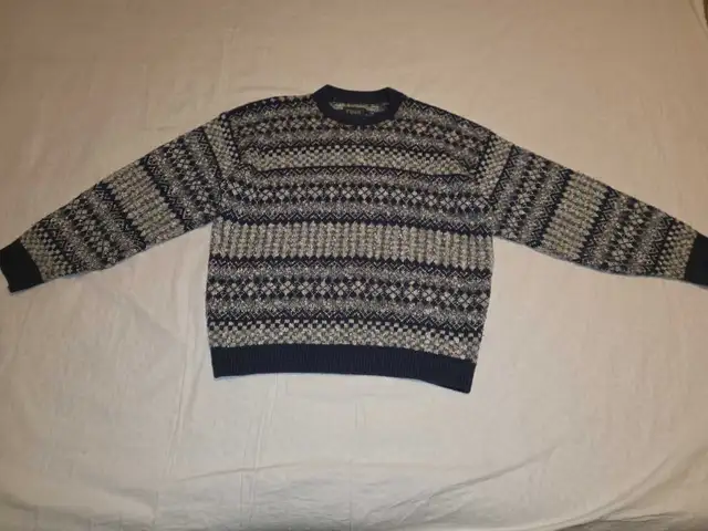 Men's winter sweater  in Men's in Edmonton - Image 3