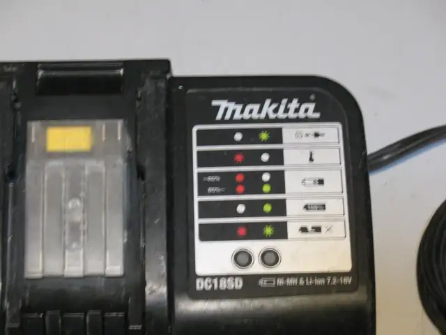 Makita, DeWalt, and Ridgid 18 Volt Battery Chargers, LIKE NEW in Power Tools in City of Toronto - Image 4