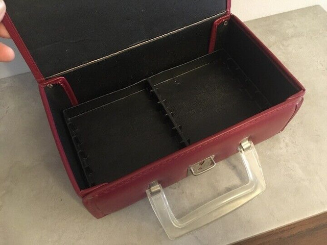 Vintage Retro Classic Red 12 CASSETTE HOLDER BRIEFCASE Leather in Arts & Collectibles in Mississauga / Peel Region - Image 3
