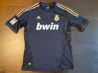 2011-2012 Real Madrid Away Soccer Jersey - Medium