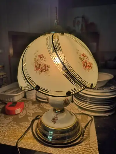  Elegant Vintage Table Lamp – Montreal Pickup, View more