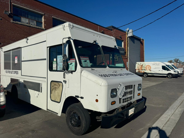 Selling a 2010 Ford truck with a 14-meter cabin, a healthy eng in Cars & Trucks in City of Toronto