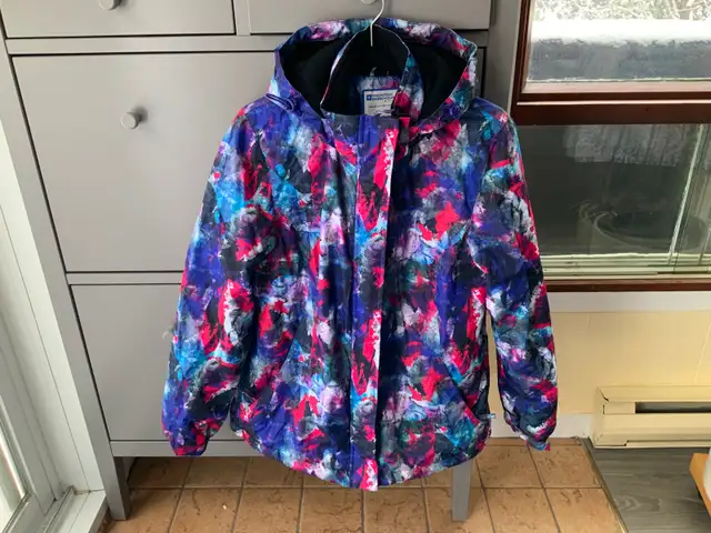 Mountain Warehouse ski jacket, size 10 in Women's - Tops & Outerwear in City of Montréal - Image 2