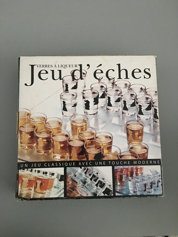 Jeu D'échec Verres à Liqueur - Shot Glass Chess Set dans Jouets et jeux  à Ville de Montréal - Image 2