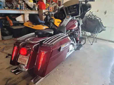 Looking for a back fender for a 2000 Roadking.Damage done to mine from a grinder so just looking to...
