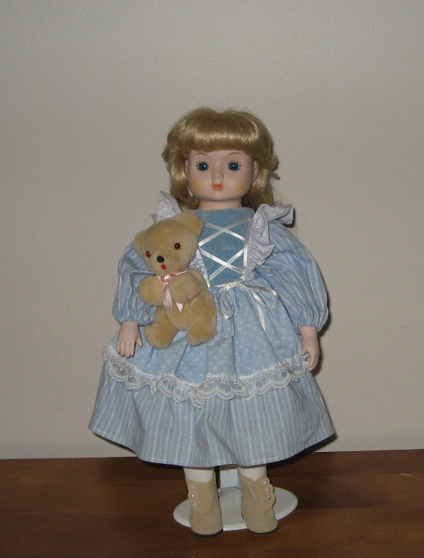9 Artisan Fine Porcelain Musical Dolls in Arts & Collectibles in Thunder Bay - Image 4