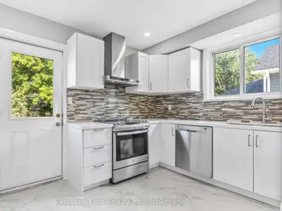 Room in Totally Renovated East End Home