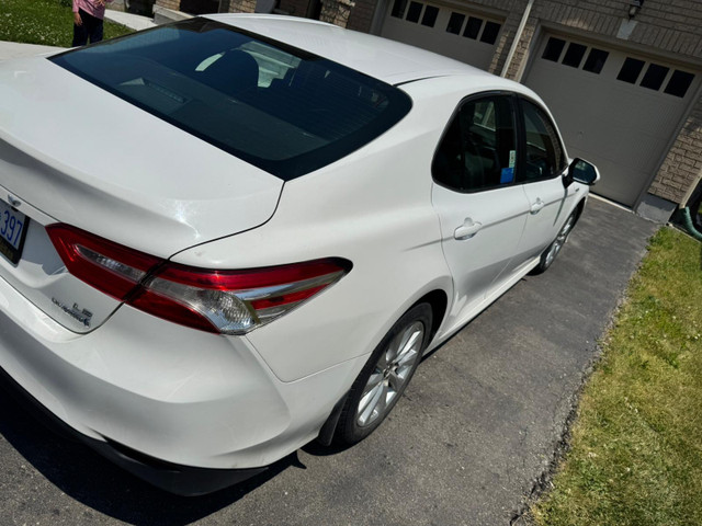 2018 Toyota Camry LE Hybrid in Cars & Trucks in Hamilton - Image 3