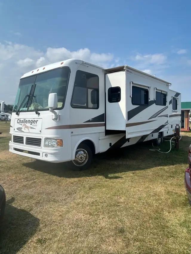 Prêt pour l’aventure Damon Challenger 2006 in RVs & Motorhomes in Saint-Jean-sur-Richelieu - Image 3