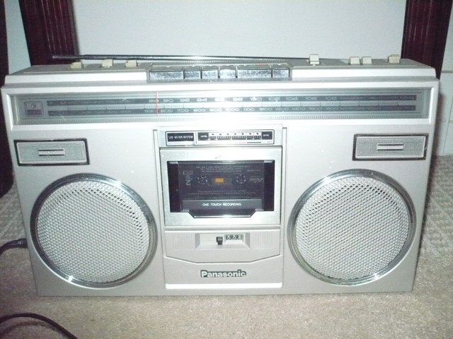 SILVER EARLY 80S PANASONIC RX 5100 BOOM BOX THAT WORKS | Stereo Systems &  Home Theatre | Ottawa | Kijiji