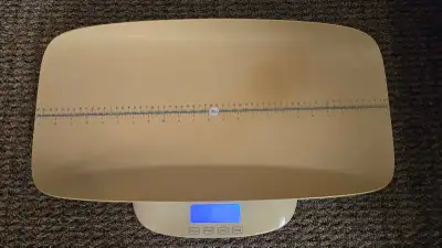 Smart Weigh brand. Digital baby to toddler weigh scale with digital height function. Max capacity: 1...