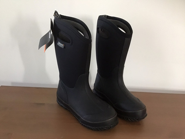 New… Bogs Classic high boot Kids( size3) in Other in Ottawa