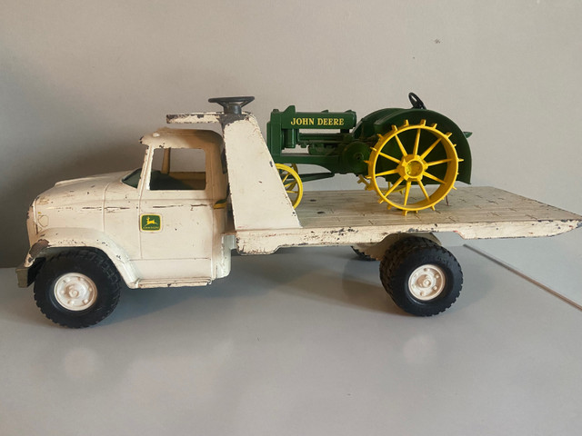 Vintage John Deere Metal Truck & Tractor in Arts & Collectibles in North Bay