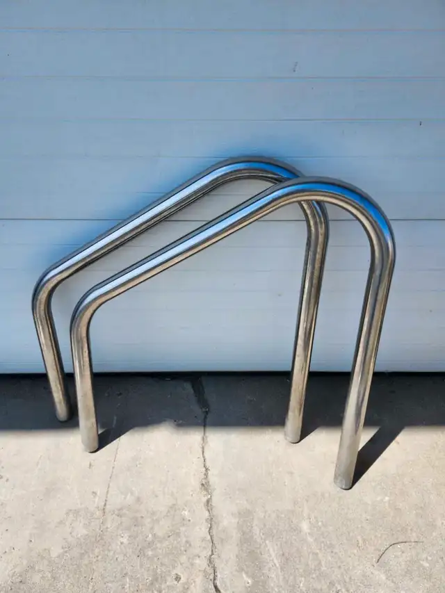Pool Hand Rails in Hot Tubs & Pools in Pembroke - Image 2