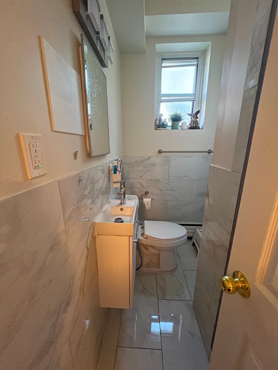 One-Bedroom Apartment — Prime Etobicoke Location 4