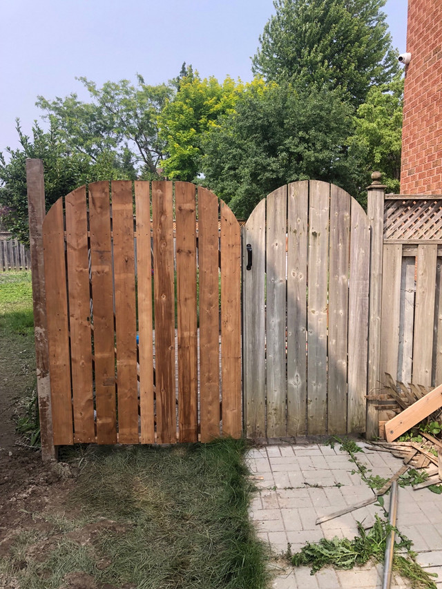 Post , fence and deck  in Decks & Fences in Kawartha Lakes - Image 3