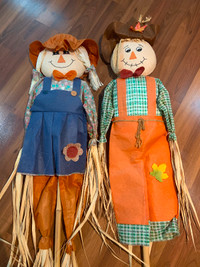 Scarecrow yard stakes
