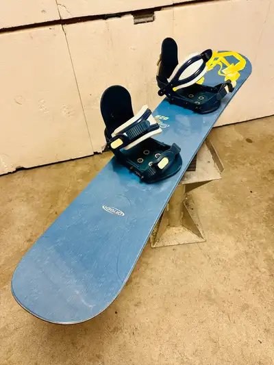 Oxygen snowboard 129 cm with Limited LT1 bindings, View more