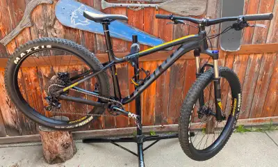 KONA BIG HONZO DL 2017 MOUNTAIN BIKE, MEDIUM FRAME, View more