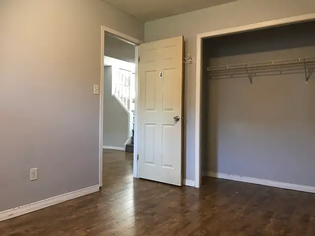 1 room Fanshawe student house on Thurman May 1, 2026 ALL INCLSV