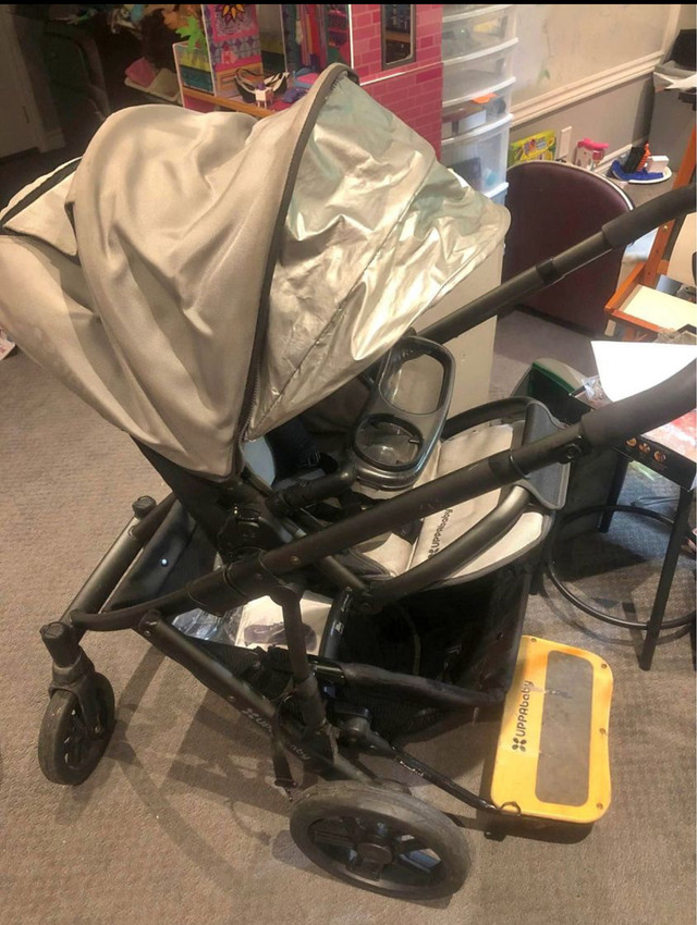 Uppababy Vista stroller. W/ bassinet, seat, boogie board & tray in Strollers, Carriers & Car Seats in Markham / York Region - Image 2