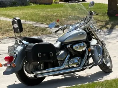 2006 Blvd. Lady ridden 17,000 miles. Engine is 805.
