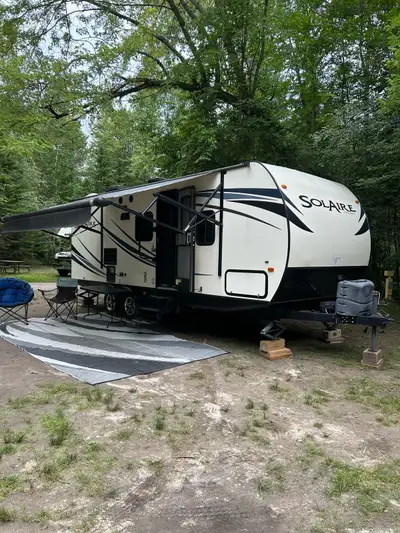 23 foot travel trailer for sale with single bunk beds with separate queen size bed for sale Single o...
