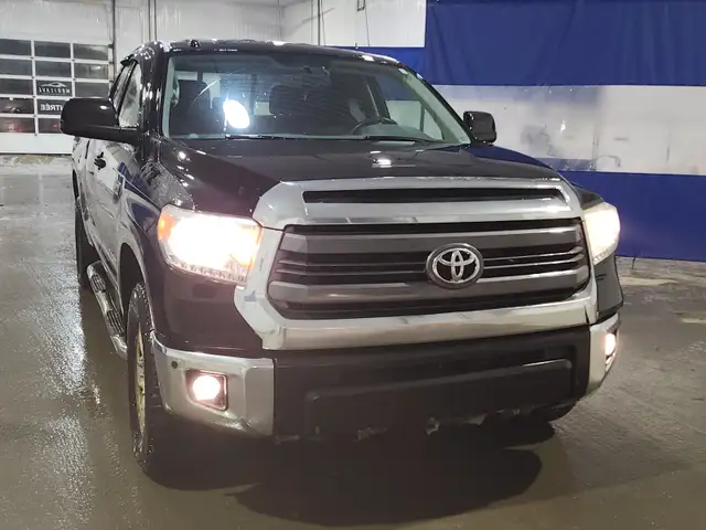 Toyota Tundra Double Cab 2014 in Auto Body Parts in Lévis - Image 3