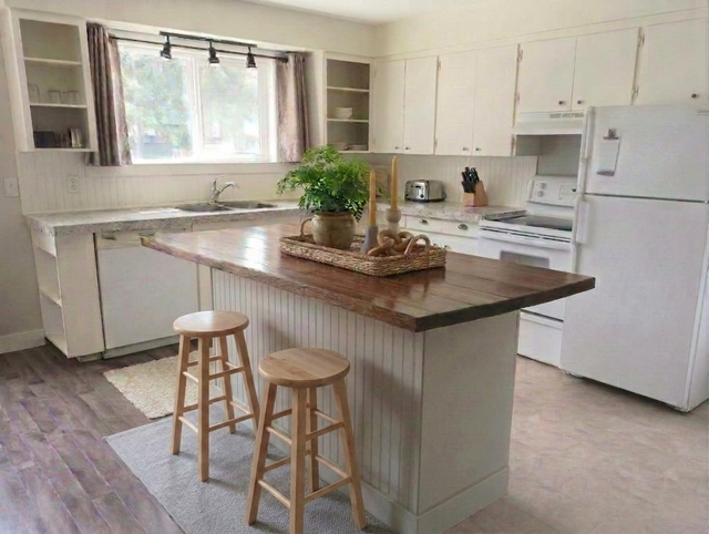 Furnished 1 Bdrm +Office-Castlegar- Business Travel-NOV 1