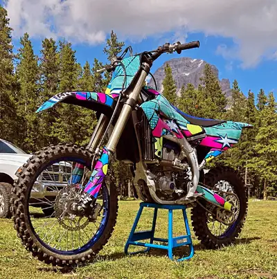 2022 yz250f. TRADES ONLY Used to learn around my acreage. This is not the bike for me or the type of...