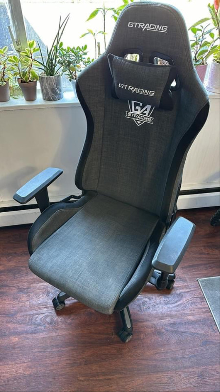 For Sale Gaming Chair in Chairs & Recliners in Burnaby/New Westminster