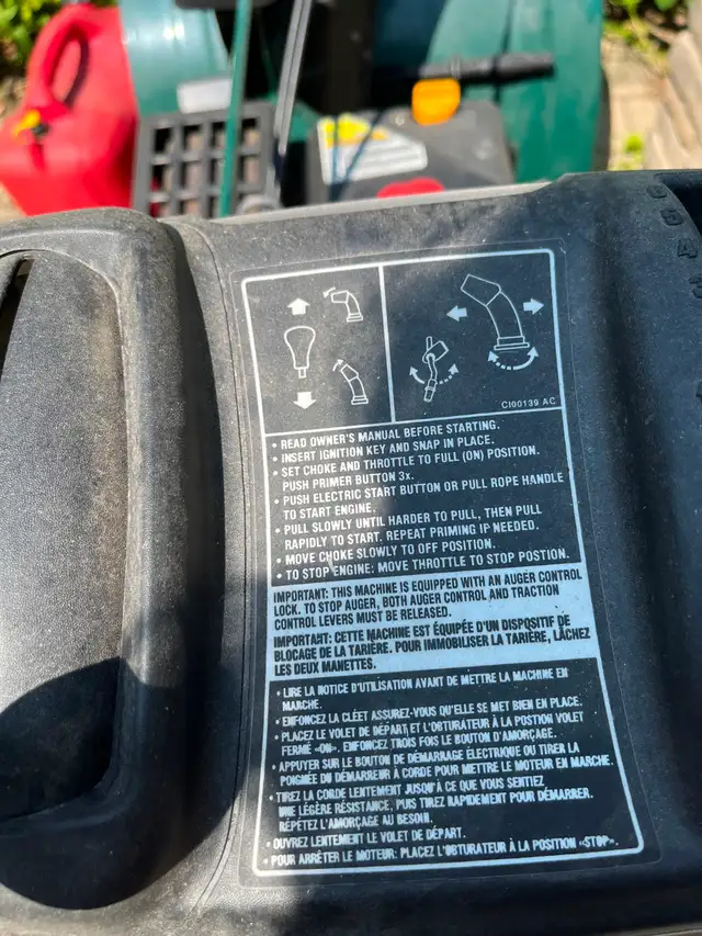 Yardworks 26-inch Snowblower in Snowblowers in Kitchener / Waterloo - Image 4