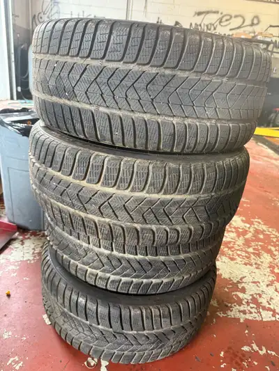 Pirelli sottozero 3 winter tires 2 tires are 225/40/19 and 2 tires are 255/35/19 70% tread left , go...