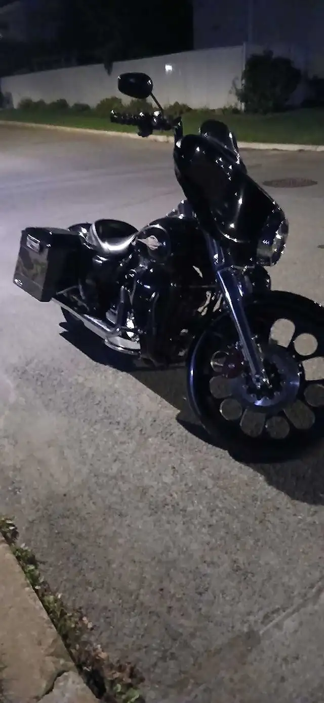 2011 harley davidson flhtc in Street, Cruisers & Choppers in Cornwall - Image 6