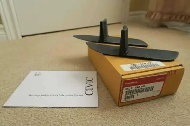 RARE OEM HONDA CIVIC SEDAN REAR PASSENGER DOOR CUP HOLDER INSERT in Other in City of Toronto - Image 2
