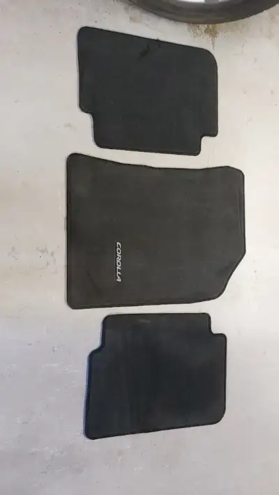 Toyota Corolla floor mates (3)