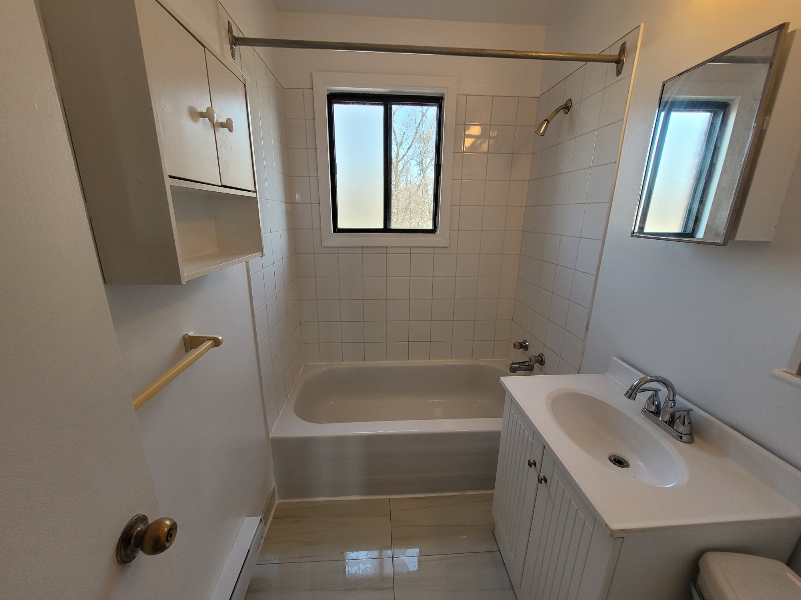 GRAND 4 ½ RÉNOVÉ – DISPONIBLE SEPTEMBRE — photo 2