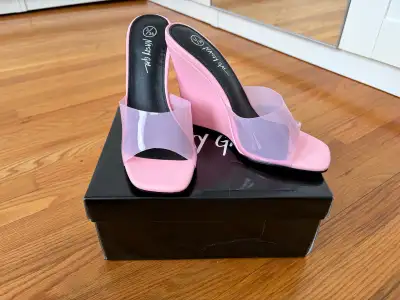 Women’s shoes, View more